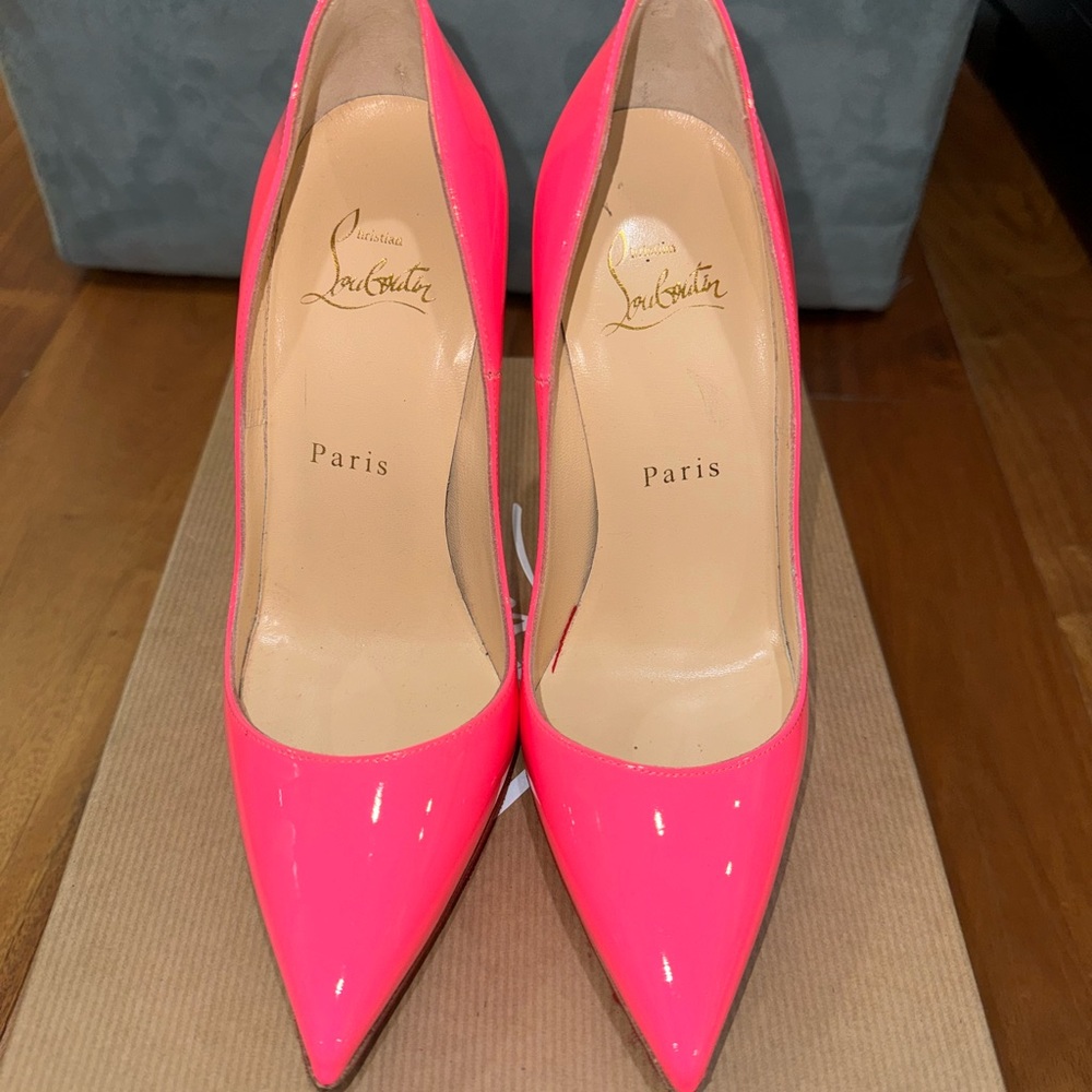 So Kate Christian Louboutin 120, 35.5 Shocking Hot Pink Patent Leather